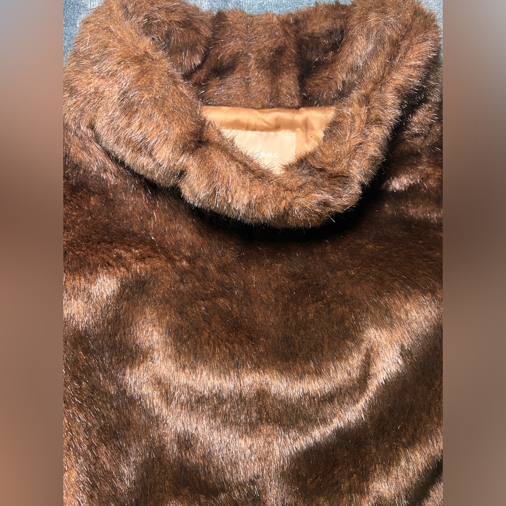 Vintage faux fur pullover seater All faux fur, satin lining. Warm, mock neck